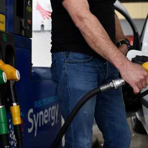 الرجال ينفقون أموالا أكثر على الوقود