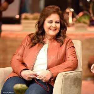 الفنانة دلال عبد العزيز