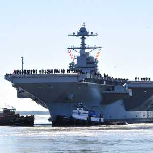 تتمتع حاملة الطائرات الأميركية بمواصفات فريدة