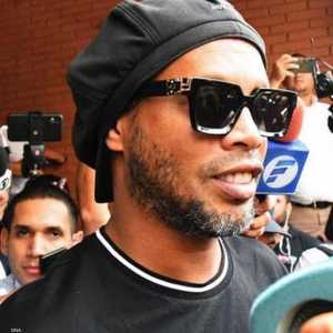 رونالدينيو يبدأ زيارة إلى بيروت الأربعاء