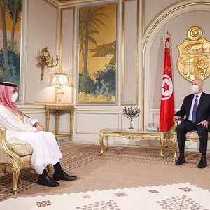 الرئيس التونسي مستقبلا وزير الخارجية السعودي