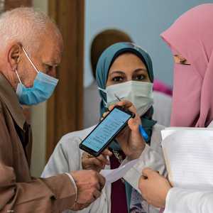 تبلغ تكلفة شهادة التطعيم ضد كورونا في مصر للمواطنين 100 جنيه