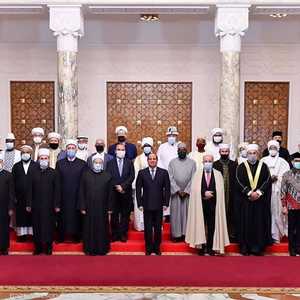 السيسي خلال استقباله عددا من الوفود المشاركة في المؤتمر.