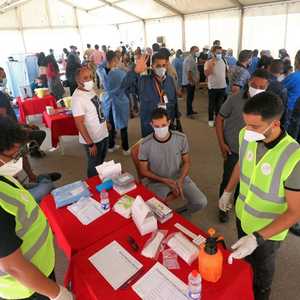 جانب من حملة التطعيم ضد كورونا في ليبيا.