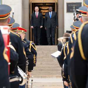 لقاء سابق بين لويد اوستن وبيني غانتس