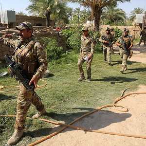 مصادر أمنية عراقية تحذر من إعادة تنظيم داعش صفوفه.