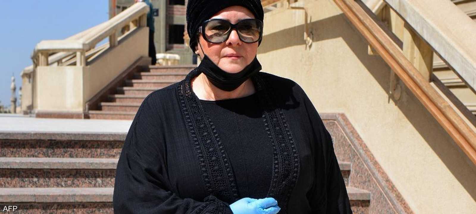 الفنانة المصرية الراحلة دلال عبد العزيز.