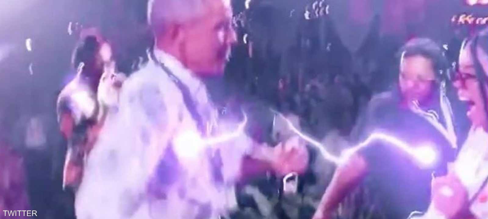 أوباما راقصا خلال الحفل