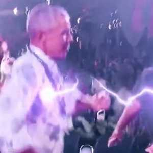 أوباما راقصا خلال الحفل