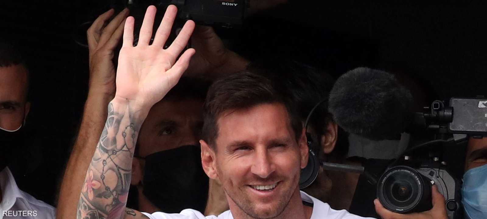 ميسي يصل باريس