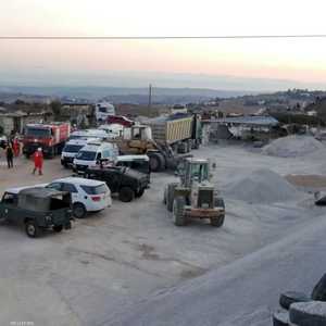 فرق الإسعاف والإطفاء في موقع انفجار الصهريج بعكار