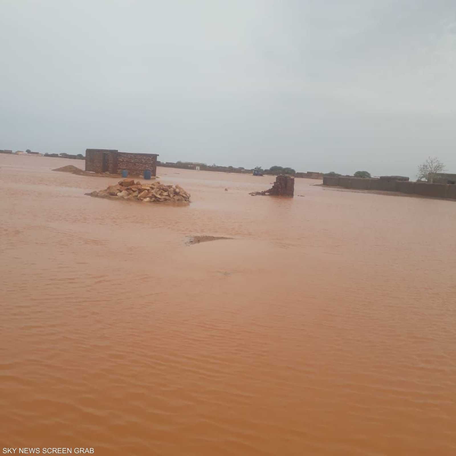 تعيش معظم القرى السودانية حالة استنفار بسبب السيول