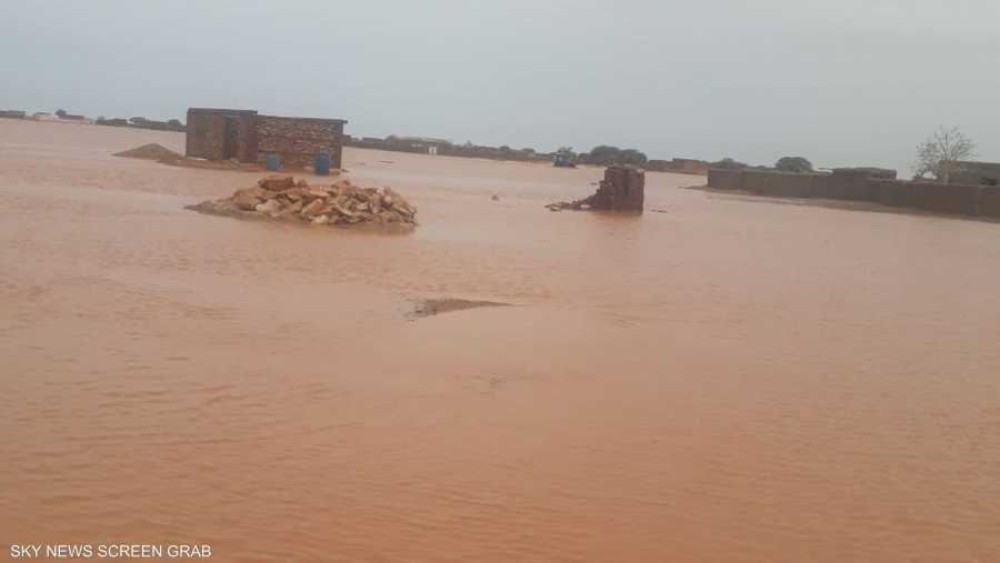تعيش معظم القرى السودانية حالة استنفار بسبب السيول