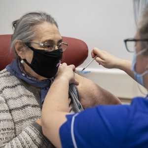 أرشيفية.. بريطانيا تكثف حملات التطعيم ضد كورونا