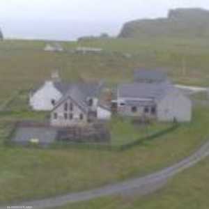 المدرسة في الجزيرة النائية