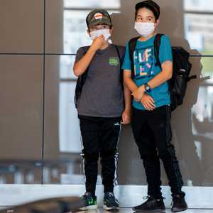 السلطات الصحية طالبت الأطفال بارتداء الكمامات في فصولهم