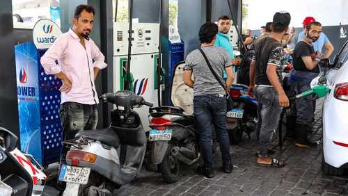 أزمة وقود خانقة تعصف بلبنان