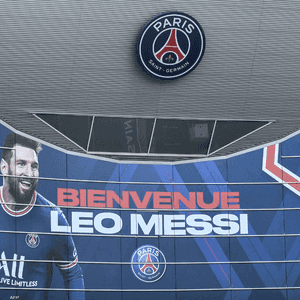 ميسي انتقل من برشلونة إلى باريس سان جرمان