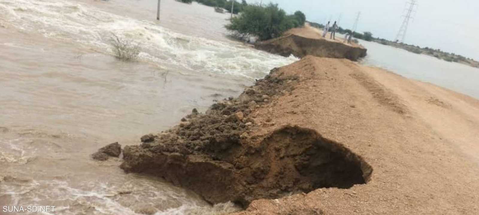 مياه السيول قطعا طرقا رئيسية في السودان