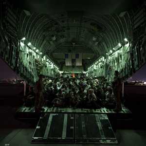 الأفغان يبحثون عن رحلة الأمل