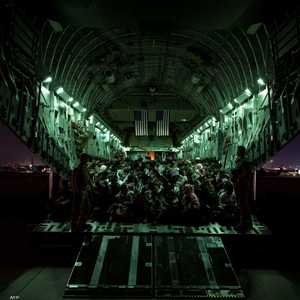 عمليات الإجلاء تتواصل على مدار الساعة من مطار حامد كرزاي