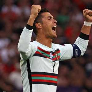 أعلن مانشستر يونايتد توصله إلى اتفاق للتعاقد مع رونالدو