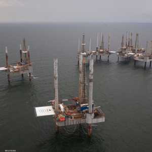 تم إخلاء منصات النفط في خليج المكسيك تحسبا للإعصار