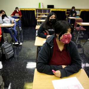 الصحة واليونيسف تطلبان إعطاء المدرسين أولوية التطعيم