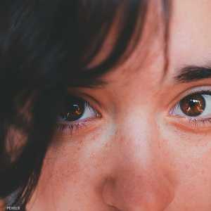 أسباب تدميع العينين المستمر كثيرة ومختلفة