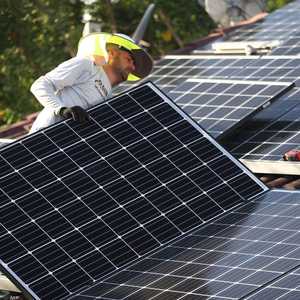 الألواح الشمسية في سوريا باهظة الثمن- أرشيف