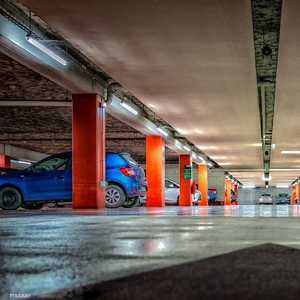 مواقف السيارات