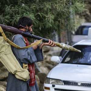 مقاتل أفغاني موال لأحمد مسعود في بانشير