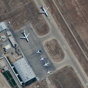 الطائرات في مطار مزار الشريف بانتظار موافقة طالبان