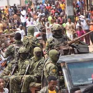 انقلاب غينيا يؤجج مخاوف الاضطراب السياسي في أفريقيا