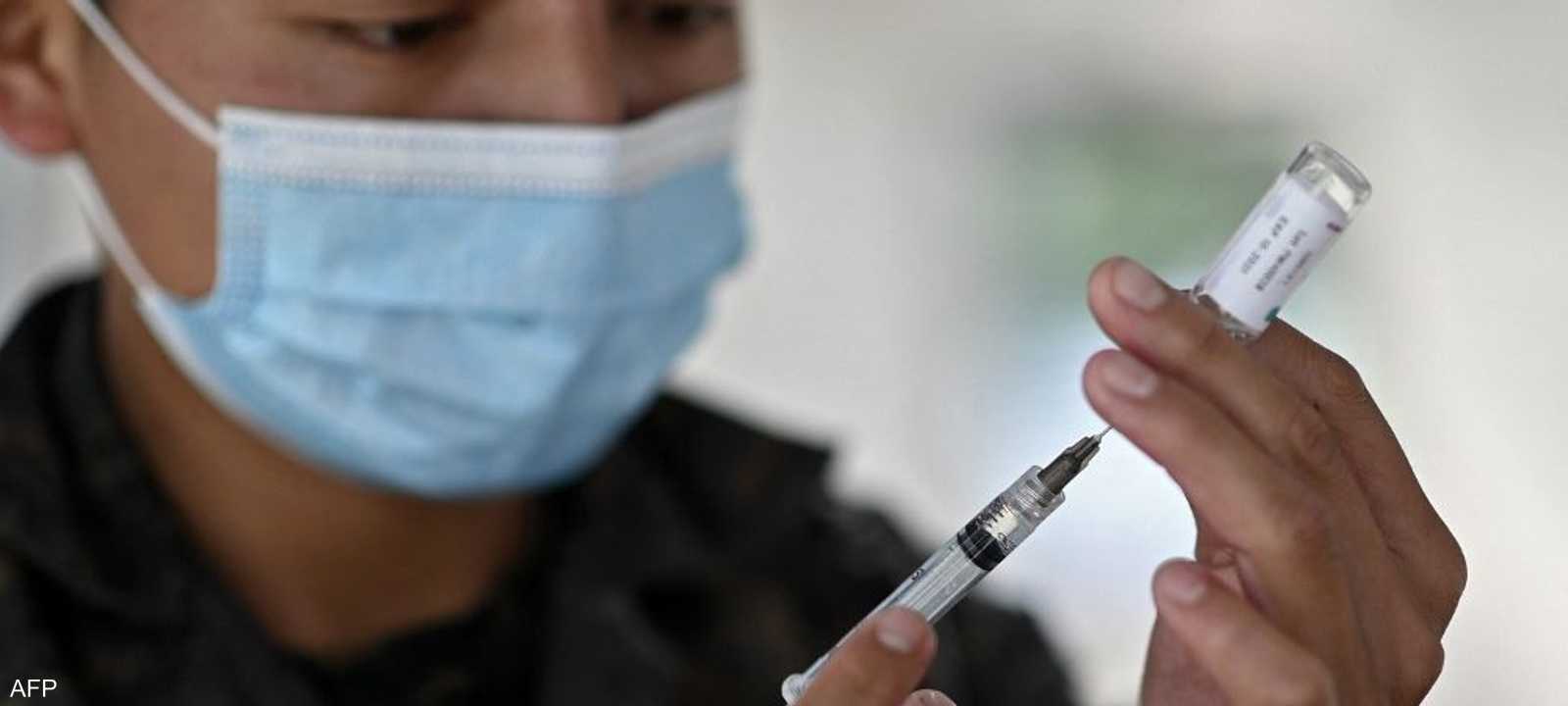 أرشيفية.. عارض جانبي "نادر جدا" للقاح "أسترازينيكا"