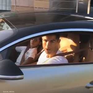 يعشق رونالدو اقتناء السيارات الرياضية الفاخرة