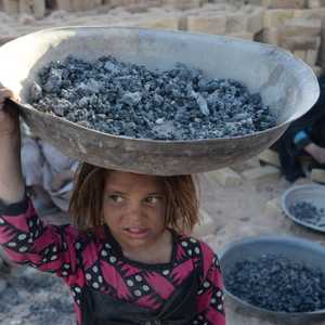 يعيش 72 في المئة من الأفغان تحت خط الفقر
