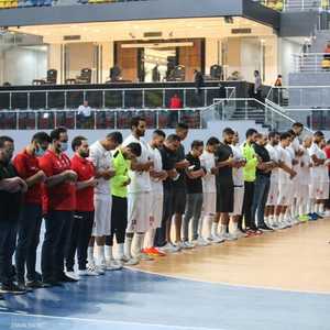 لاعبو الفريقين أدوا الصلاة سويا في مشهد أثار إعجاب الجماهير