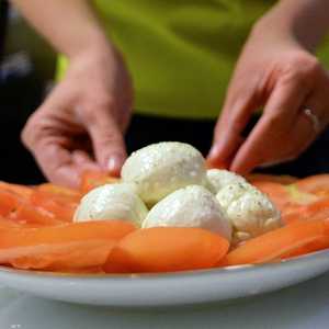 أرشيفية.. جبنة الموزاريلا