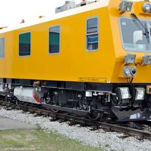 الماكينة النمساوية الجديدة التي تفحص السكك الحديدية