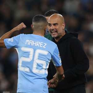 غوارديولا ومحرز خلال نقاش حاد