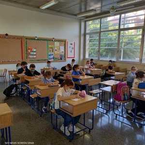 أمّنت بعض المدارس النقل لطلابها بصعوبة