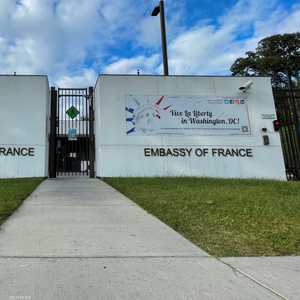 فرنسا تستدعي سفيريها في أستراليا وأميركا