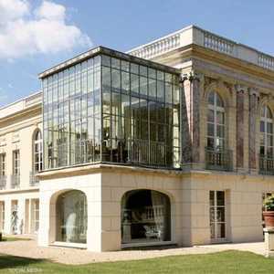 ميسي سيسكن القصر بالإيجار