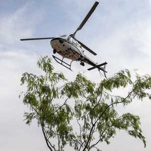 الحادث تسبب بأضرار في بعض المنازل.