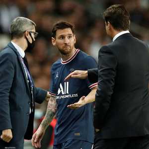 ميسي رفض مصافحة بوكيتينو بعد استبداله