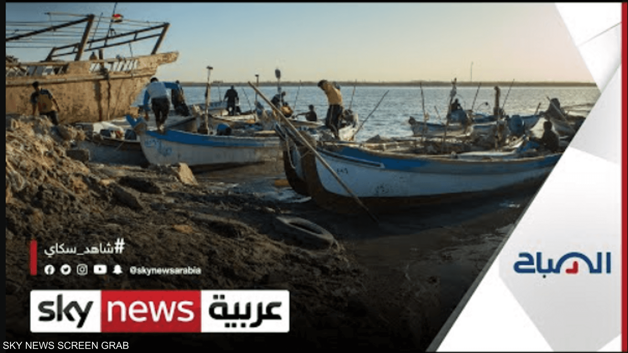 صانع عراقي لمراكب الصيد والنقل يتجه لتصميم نماذج صغيرة منها