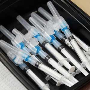 سيتم تقديم الجرعة المعززة لفئات معينة