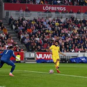 صلاح مسجلا هدفه التاريخي