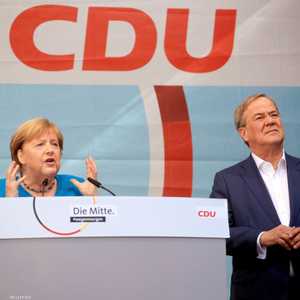 ميركل في محاولة دفع أخيرة لخليفتها في الانتخابات الألمانية